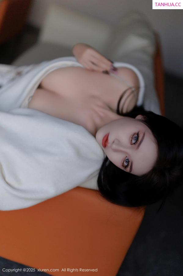 小娜比  [XiuRen]高清写真图 2025.02.18 No.9899 娜比 丝袜美腿第11张图片